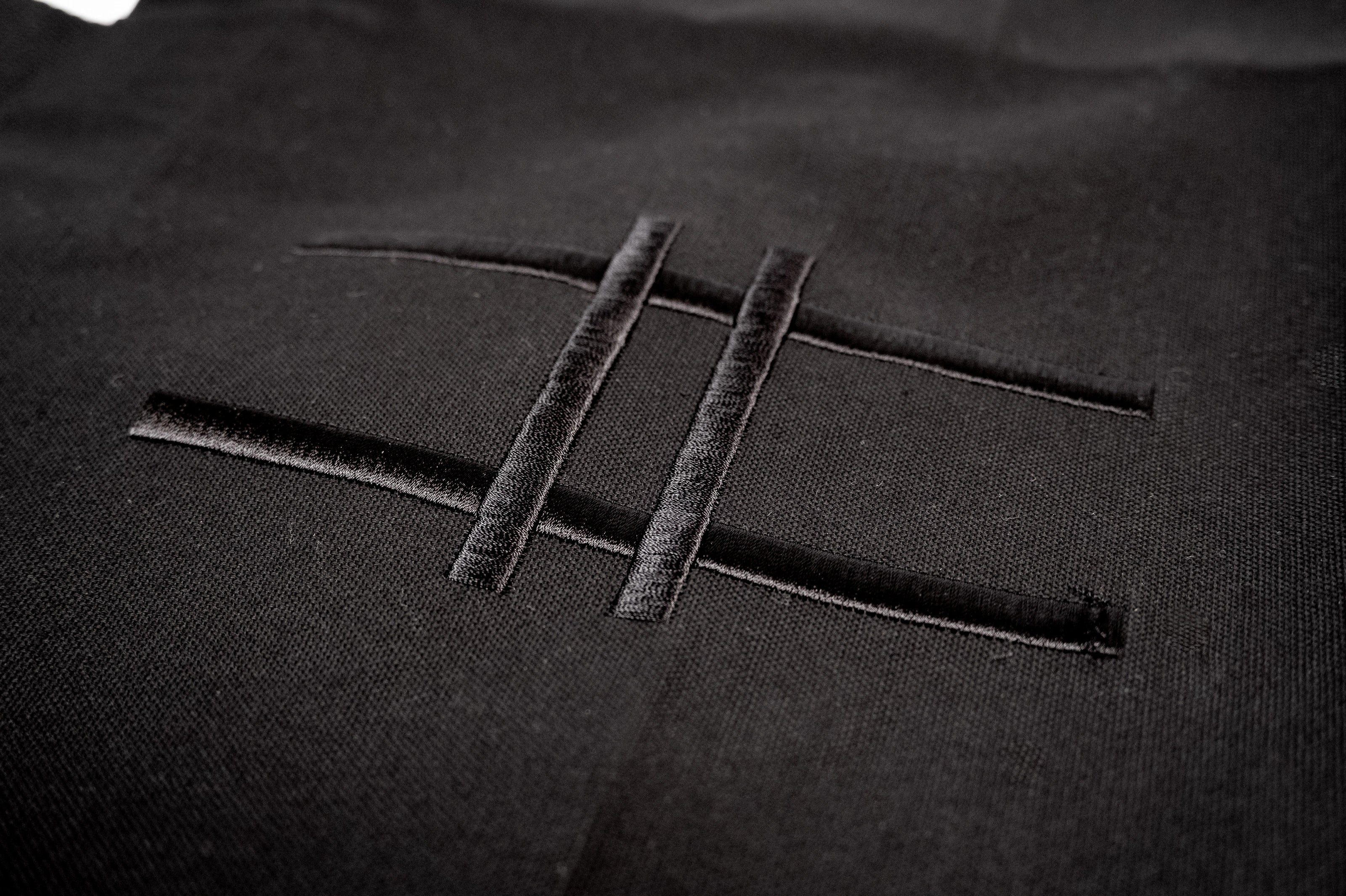 Detail shot of the embroidered High Line icon.